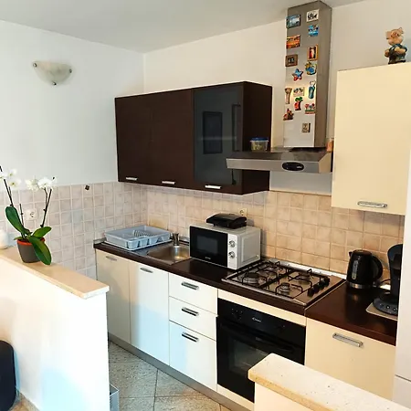 Apartment Cozy Near The Center Novi Vinodolski